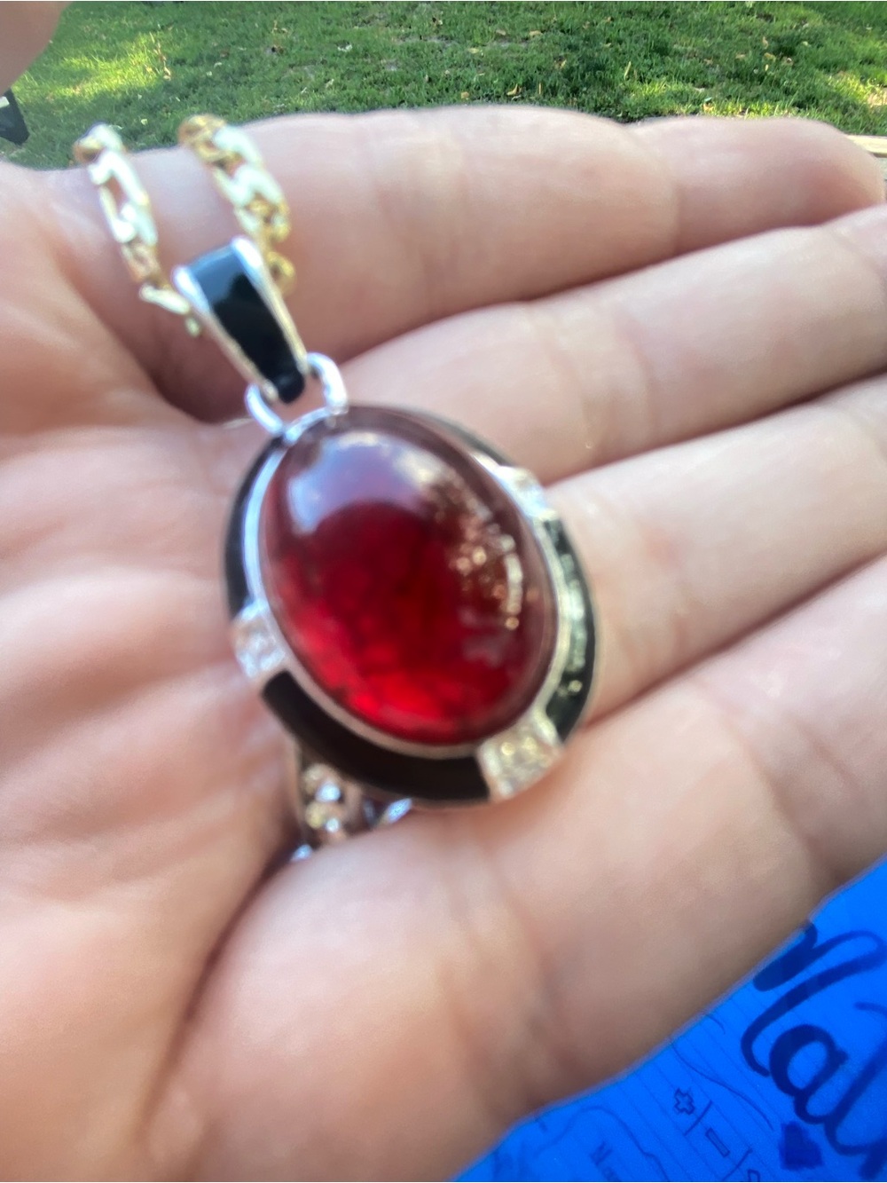 Elegant Women's Red Cabochon Pendant Necklace